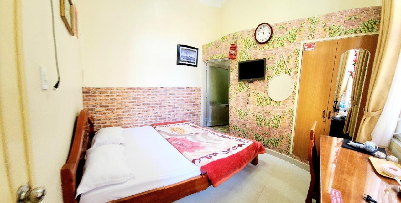 Binh Dao Hotel - Khach San Ngay Trung Tam Gia Re 大叻 外观 照片