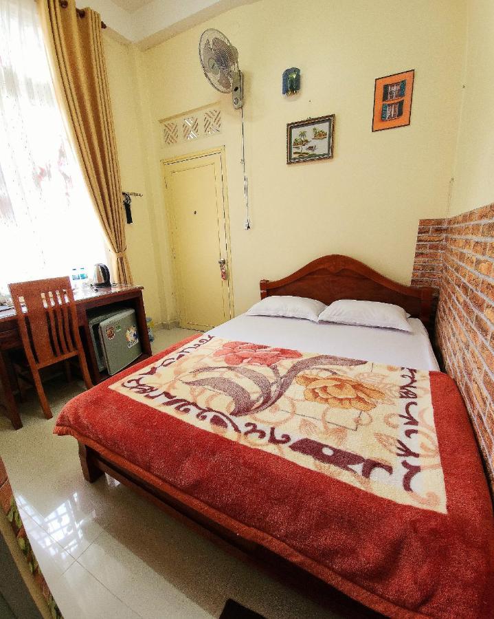 Binh Dao Hotel - Khach San Ngay Trung Tam Gia Re 大叻 客房 照片