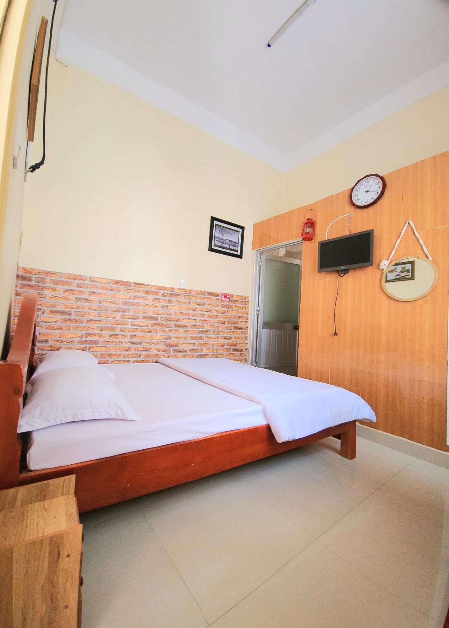 Binh Dao Hotel - Khach San Ngay Trung Tam Gia Re 大叻 外观 照片