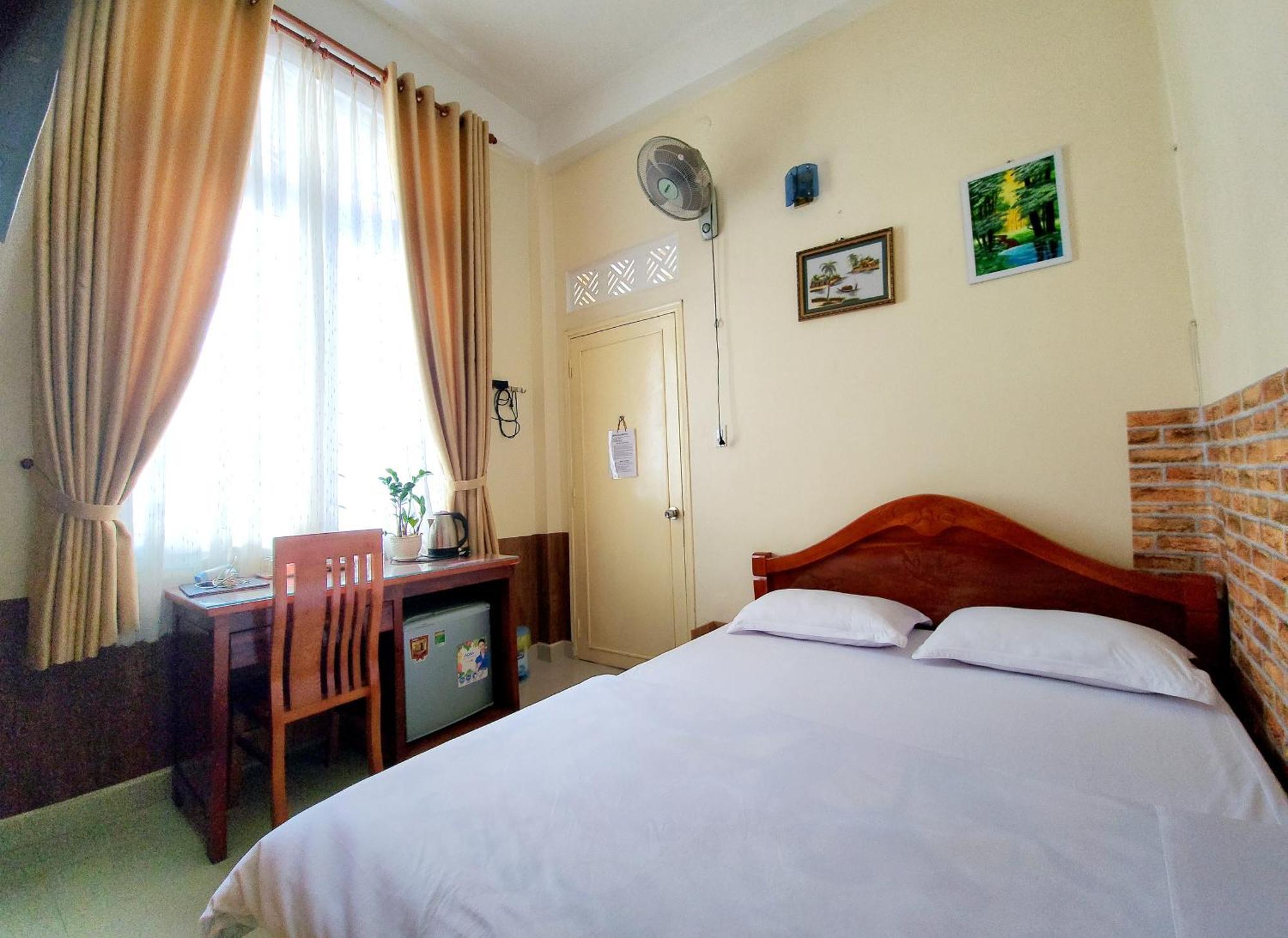 Binh Dao Hotel - Khach San Ngay Trung Tam Gia Re 大叻 外观 照片