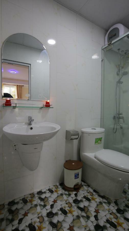 Binh Dao Hotel - Khach San Ngay Trung Tam Gia Re 大叻 外观 照片