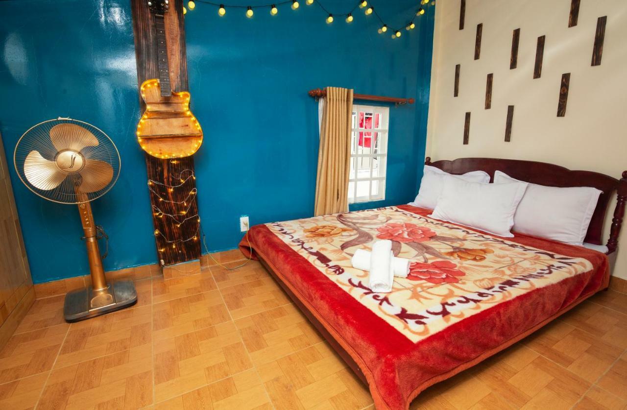 Binh Dao Hotel - Khach San Ngay Trung Tam Gia Re 大叻 外观 照片