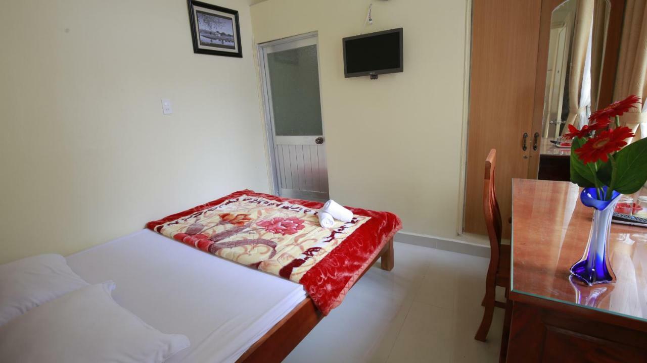 Binh Dao Hotel - Khach San Ngay Trung Tam Gia Re 大叻 外观 照片